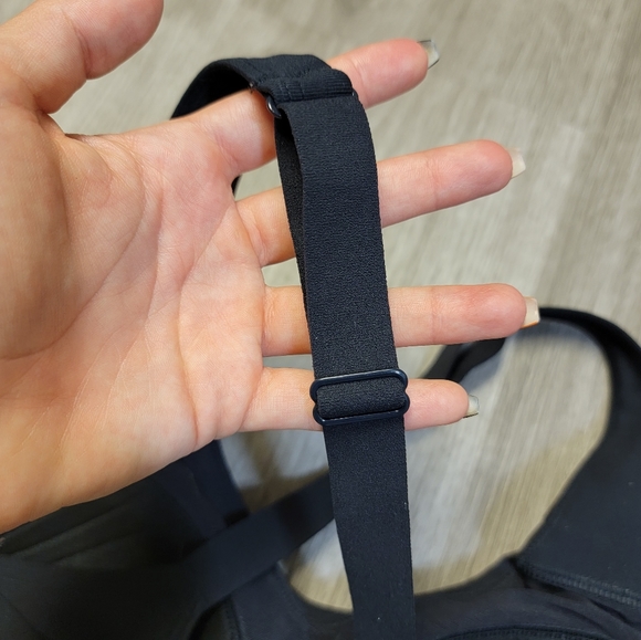 Under Armour Sports Bra, XS!! - Picture 3 of 4